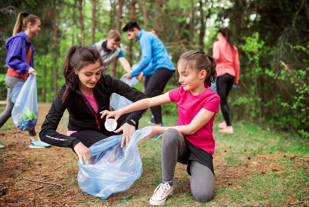 202001 Monahans litter picking HS